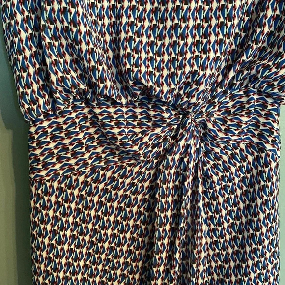 Reiss women’s dress - size 2 - short sleeve - patterned - twist front - like new - Picture 4 of 9